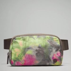 Lululemon Everywhere Belt Bag - Rare - Sold Out - Hyper Dye Multi/Rover